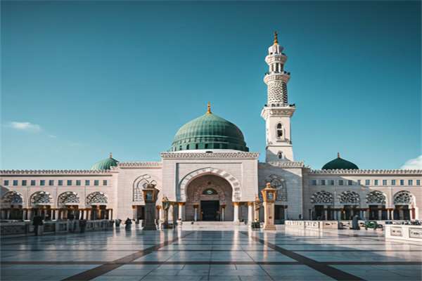    دليل المعتمر للزيارات التاريخية في المدينة المنورة